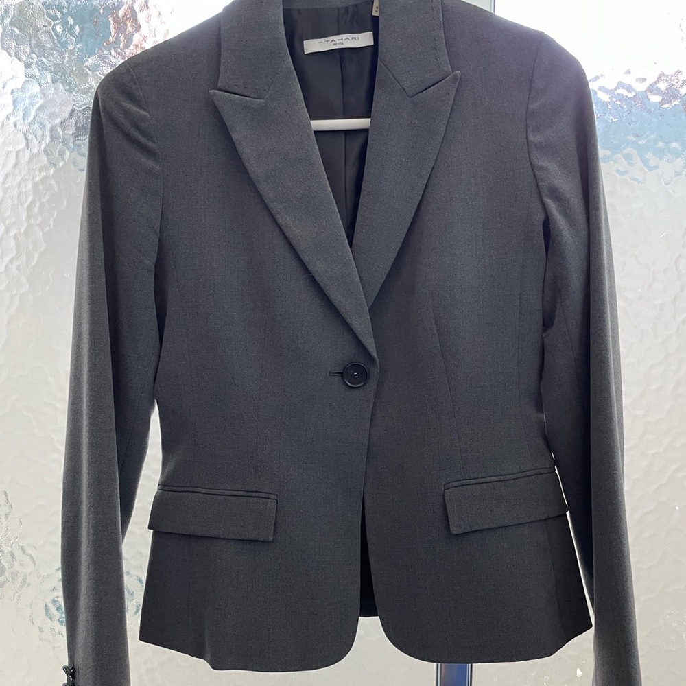 Tahari Petite Womens gray blazer size 0P